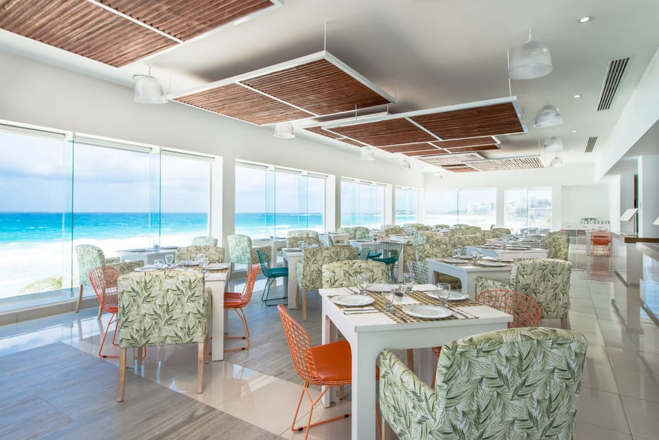 4 restaurants; breakfast, lunch, and dinner served