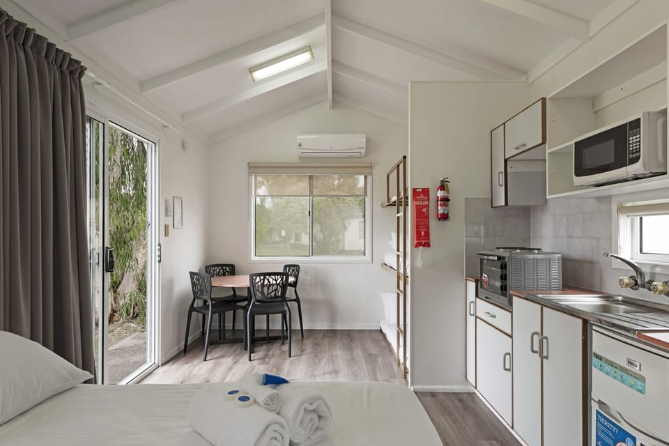 Standard Cabin (Sleeps 4) | Private kitchen | Coffee/tea maker, fridge, microwave, stovetop