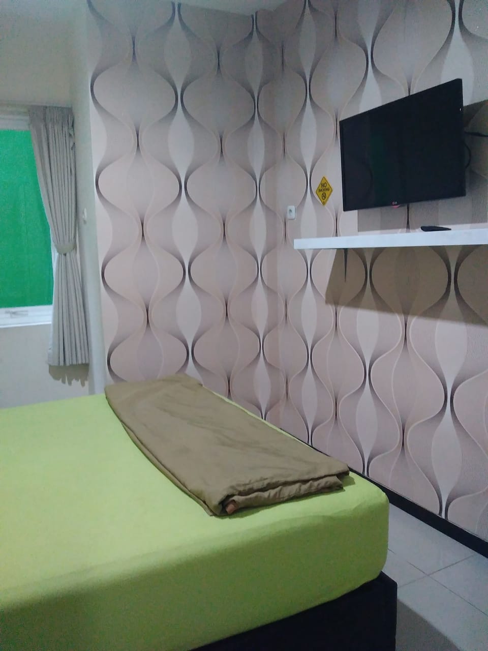 Premium bedding, free WiFi