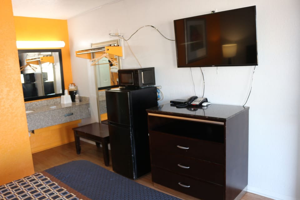1 bedroom, desk, free WiFi