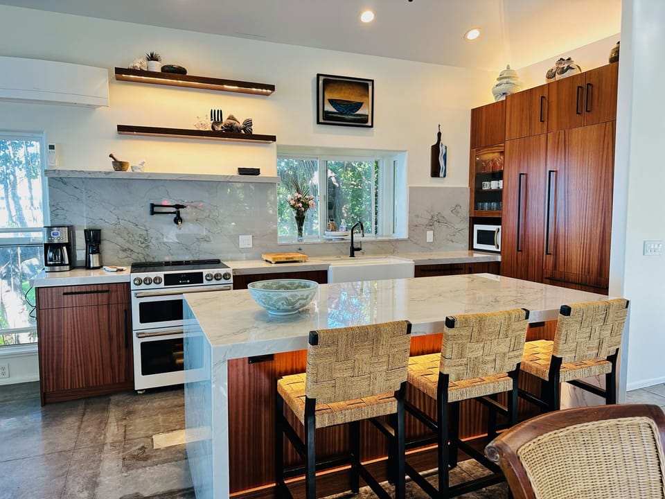 House, 2 Bedrooms | Private kitchen | Fridge, microwave, oven, coffee/tea maker