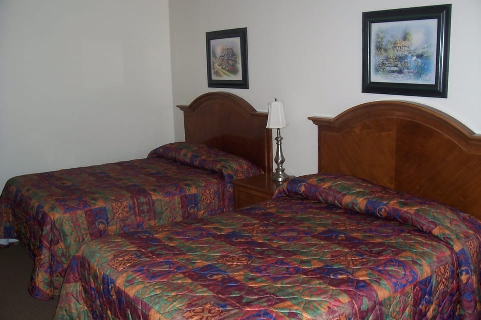 Standard Room, Smoking | Desk, WiFi (free), bed sheets