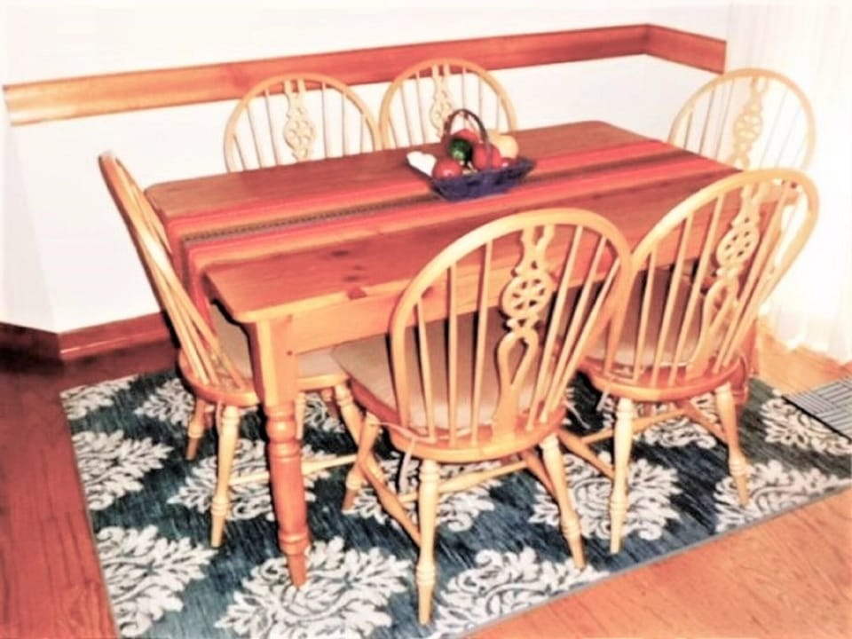 House, 3 Bedrooms | Private kitchen | Microwave, dishwasher