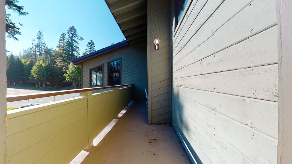 Condo, 2 Bedrooms | Property grounds
