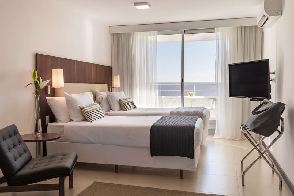 Classic Room, River View | 1 bedroom, in-room safe, desk, blackout drapes