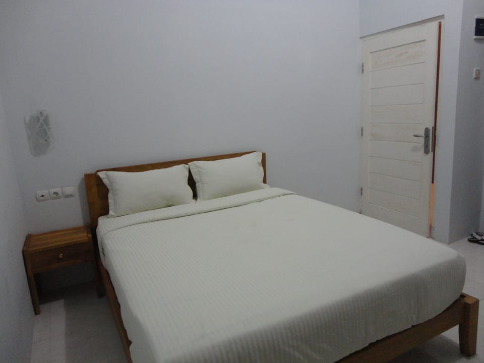 Standard Room | Desk, free WiFi
