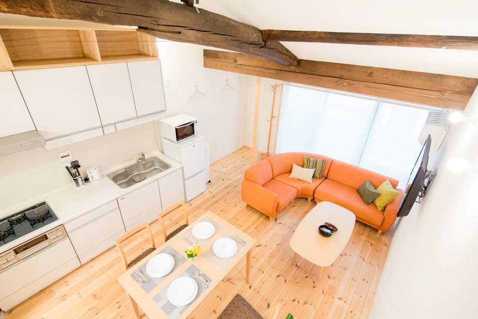 House | In-room dining