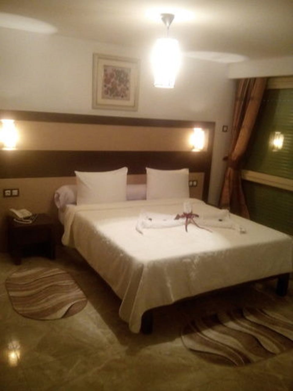 Standard Double or Twin Room | Minibar, in-room safe, desk, blackout drapes
