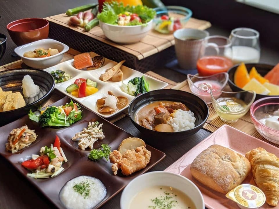 Daily buffet breakfast for a fee