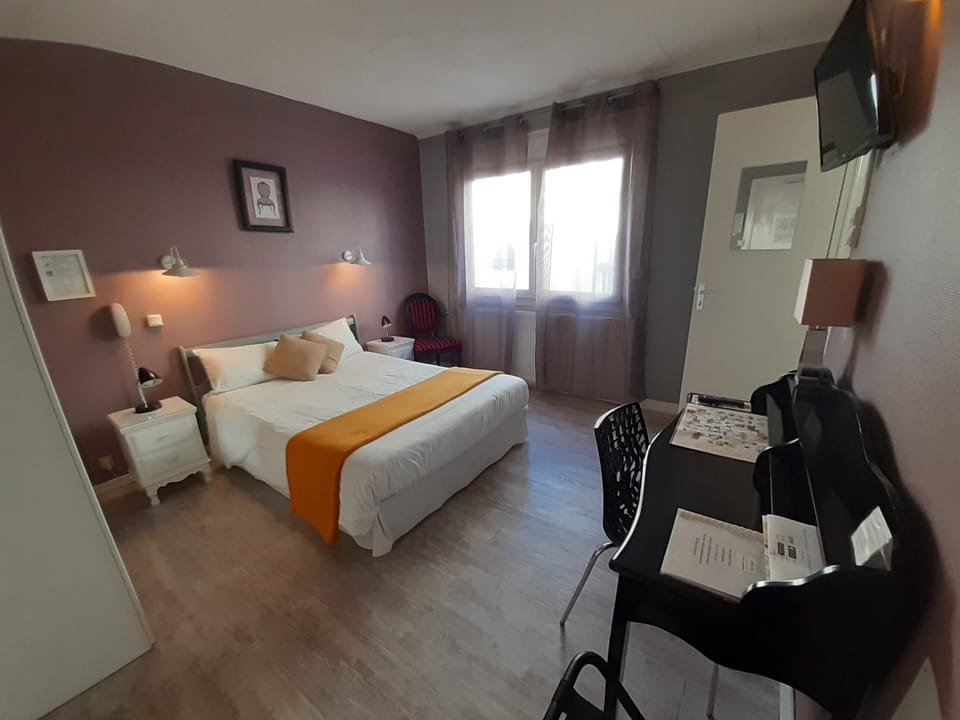 Double Room | Premium bedding, desk, blackout drapes, soundproofing