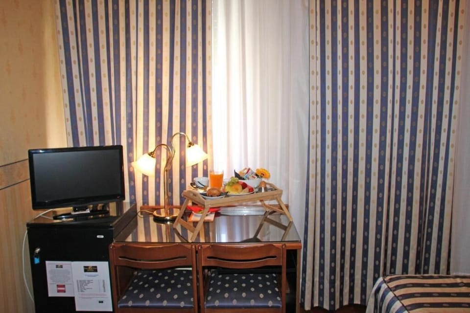 Minibar, in-room safe, desk, soundproofing