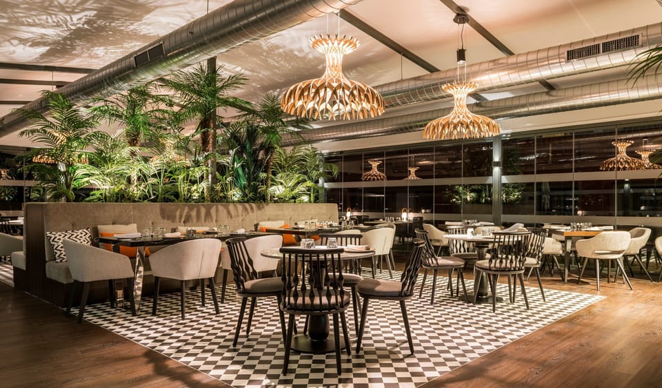 2 restaurants; breakfast, lunch, and dinner served
