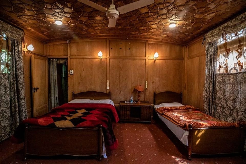 1 bedroom, premium bedding, in-room safe, desk