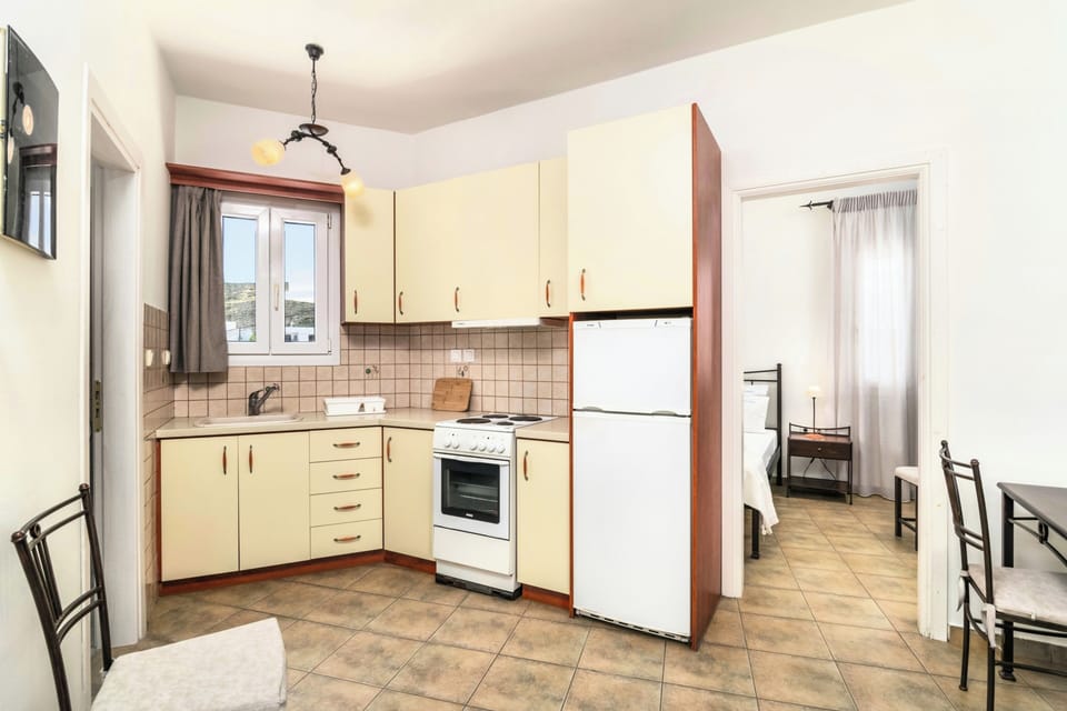 Studio Apartment with Sea View | Private kitchen | Fridge, coffee/tea maker, electric kettle, cookware/dishes/utensils