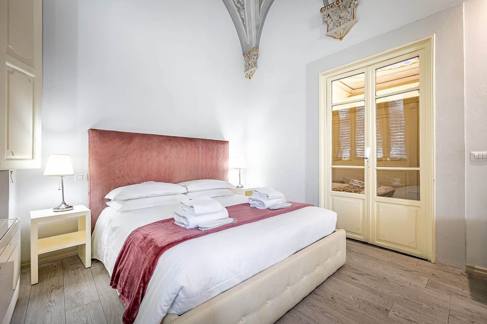 Deluxe Suite, Garden View | Premium bedding, in-room safe, desk, soundproofing