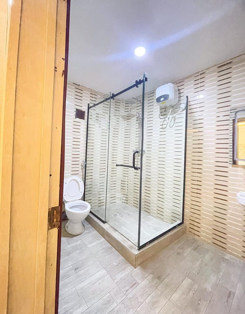 Superior Room | Bathroom | Shower, hair dryer (on request), towels