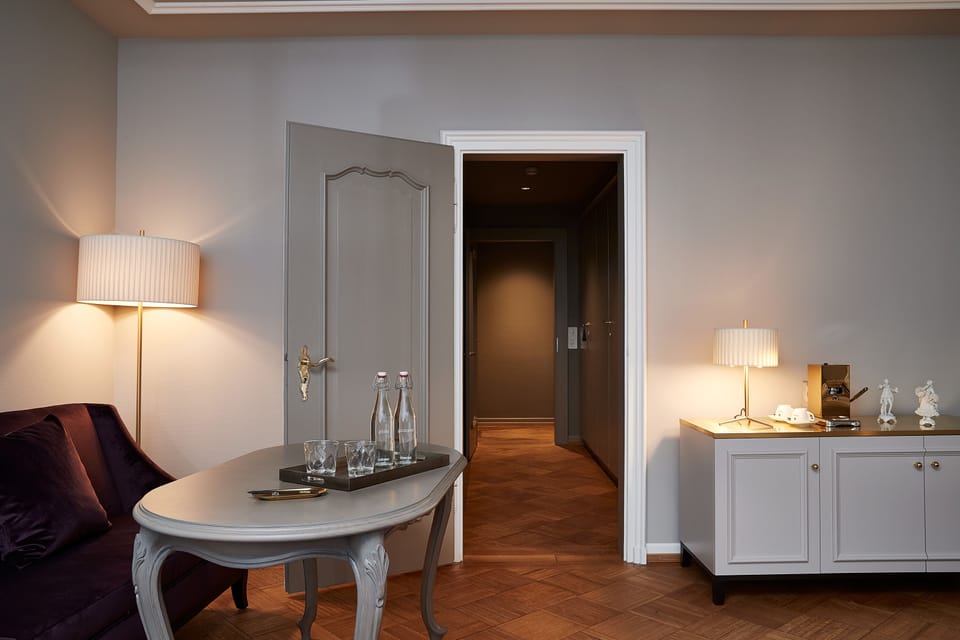 Junior Suite (Prestige) | Living area | Flat-screen TV