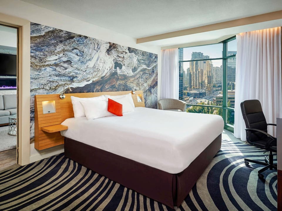 Suite, 1 King Bed | Premium bedding, down comforters, in-room safe, desk