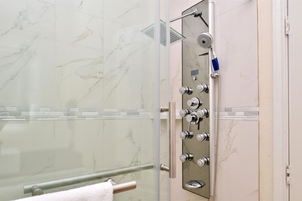 Shower, free toiletries, hair dryer, towels