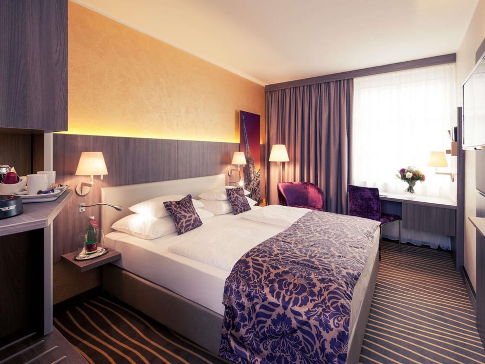Standard Double Room, 1 Double Bed | Hypo-allergenic bedding, minibar, in-room safe, desk
