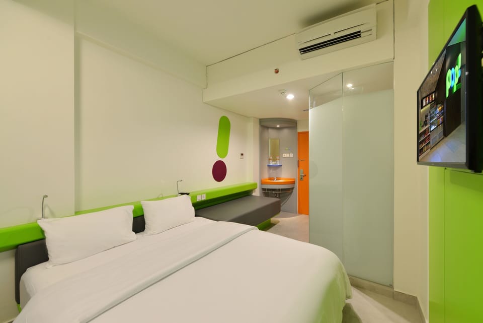 Room (POP!) | In-room safe, desk, free WiFi, bed sheets