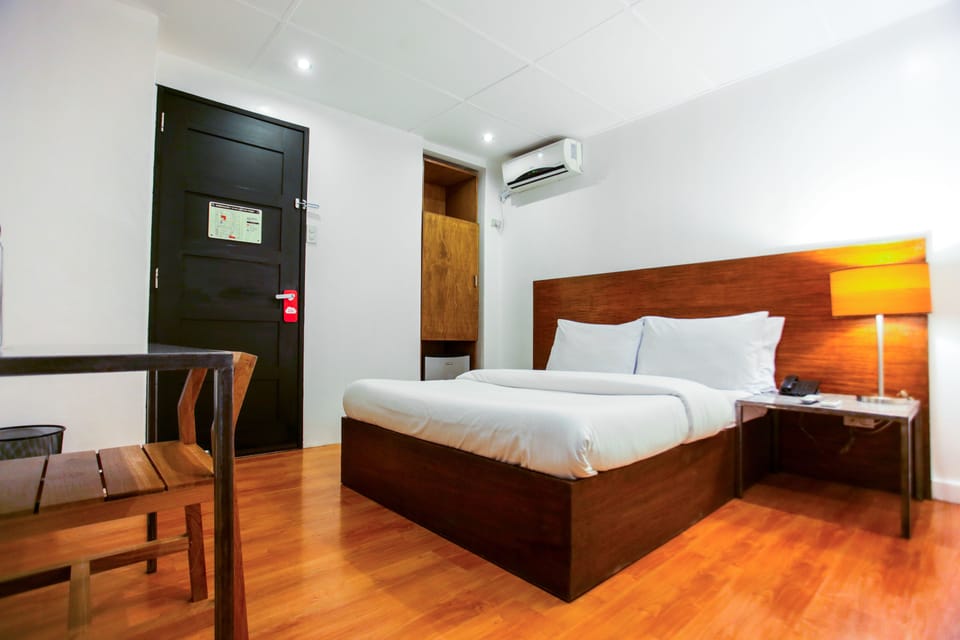 Standard Classic  | In-room safe, free WiFi, bed sheets