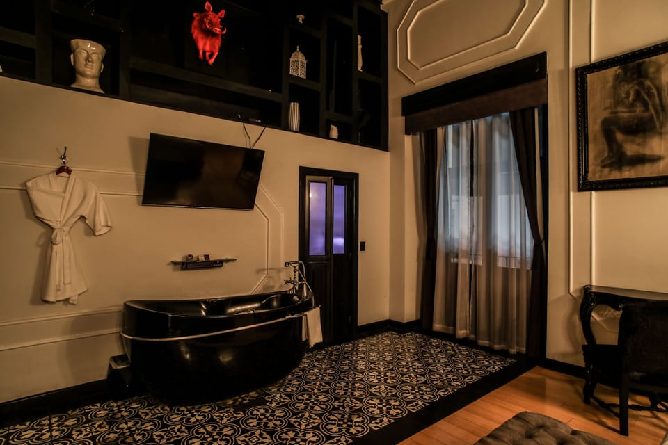 Balcony Suite | Minibar, in-room safe, iron/ironing board (on request), WiFi (free)