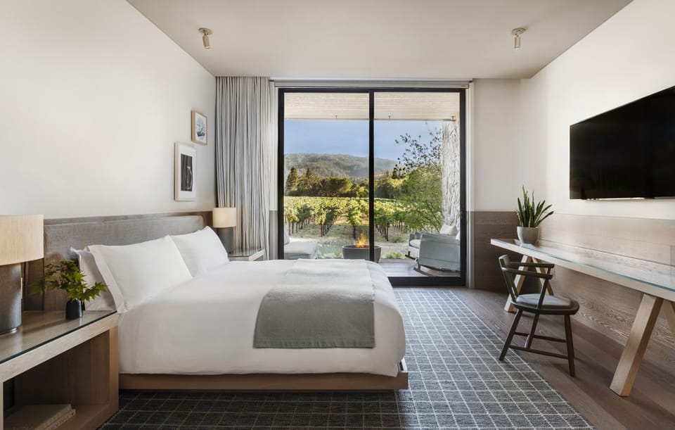 Room, 1 King Bed, Balcony, Vineyard View | Premium bedding, pillowtop beds, minibar, in-room safe
