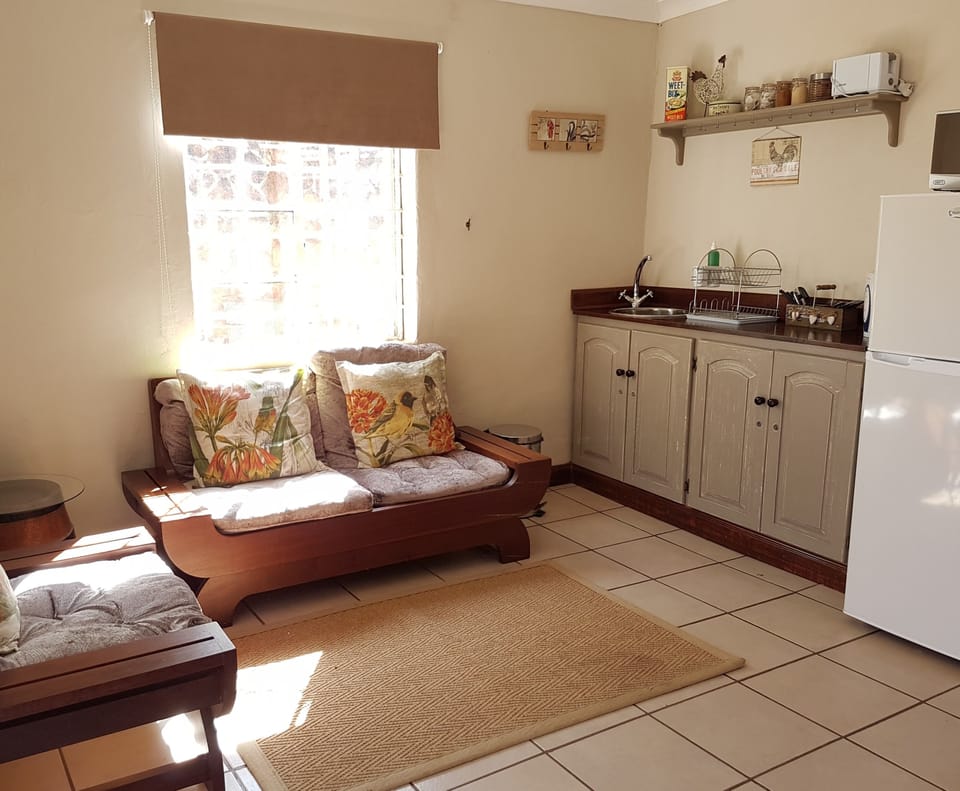 Comfort Cottage | In-room safe, desk, laptop workspace, iron/ironing board (on request)