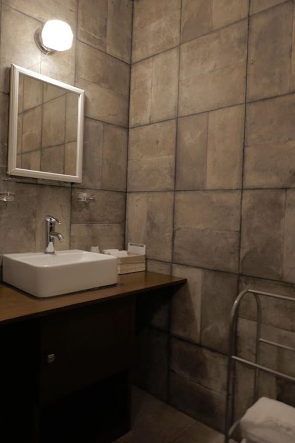 Standard Room | Bathroom sink