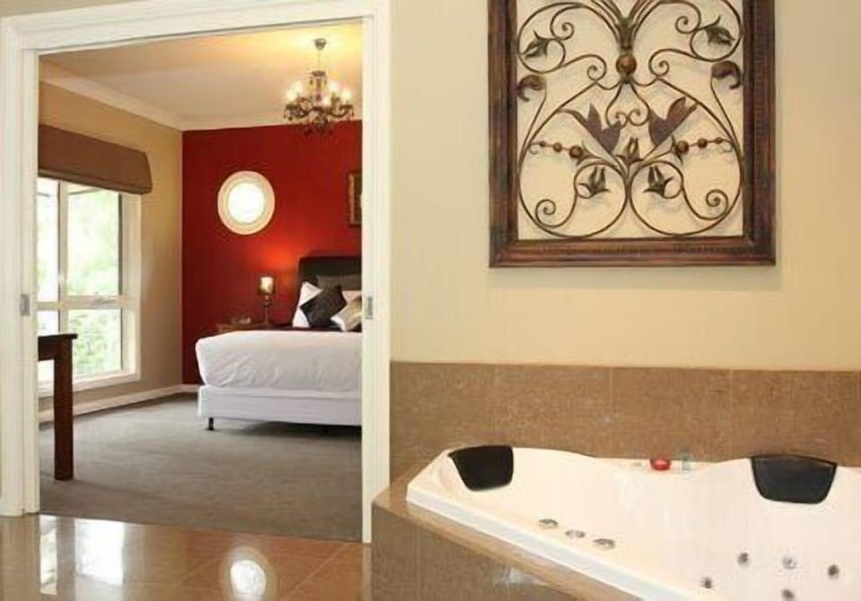 Self Contained Unit | Jetted tub