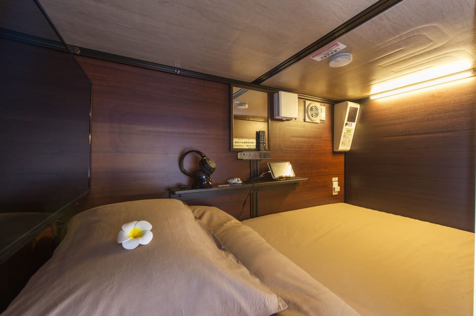 Free WiFi, bed sheets