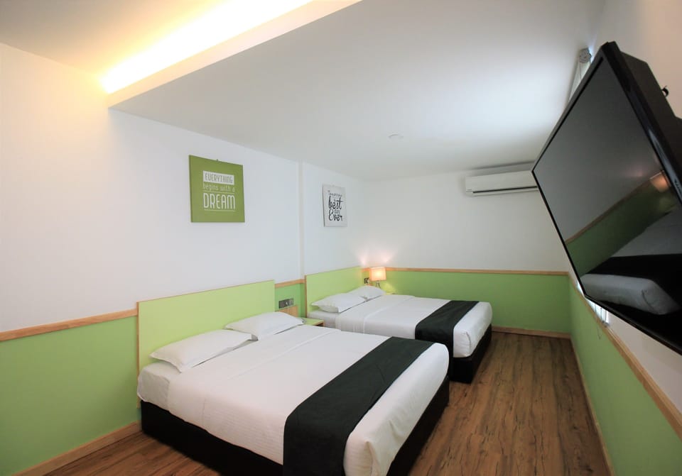 Deluxe Family Suite | Desk, iron/ironing board, free WiFi