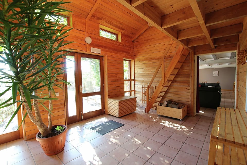Entrance / Reception