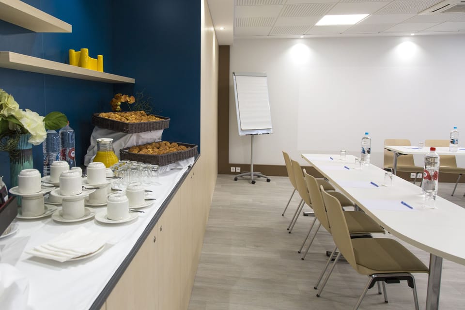 Meeting facility