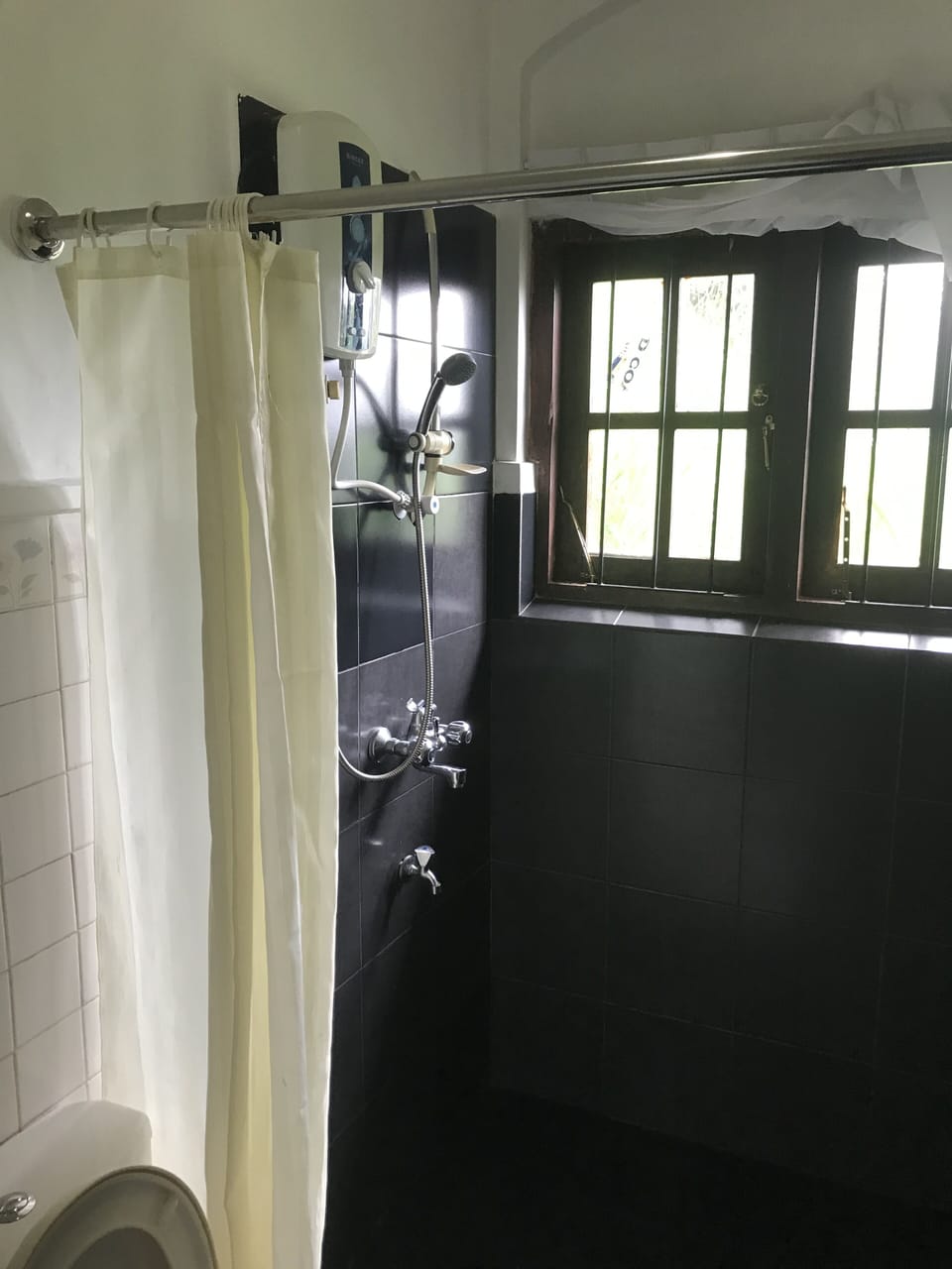 Standard Double Room, 1 Bedroom, City View | Bathroom | Shower, free toiletries, hair dryer, towels