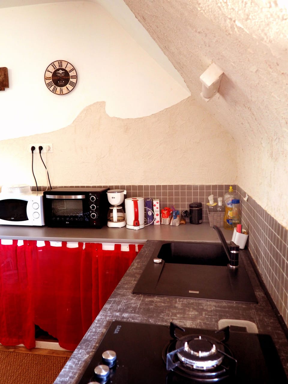 Standard Apartment, Park View (201 Sous les Toits) | Private kitchen | Highchair
