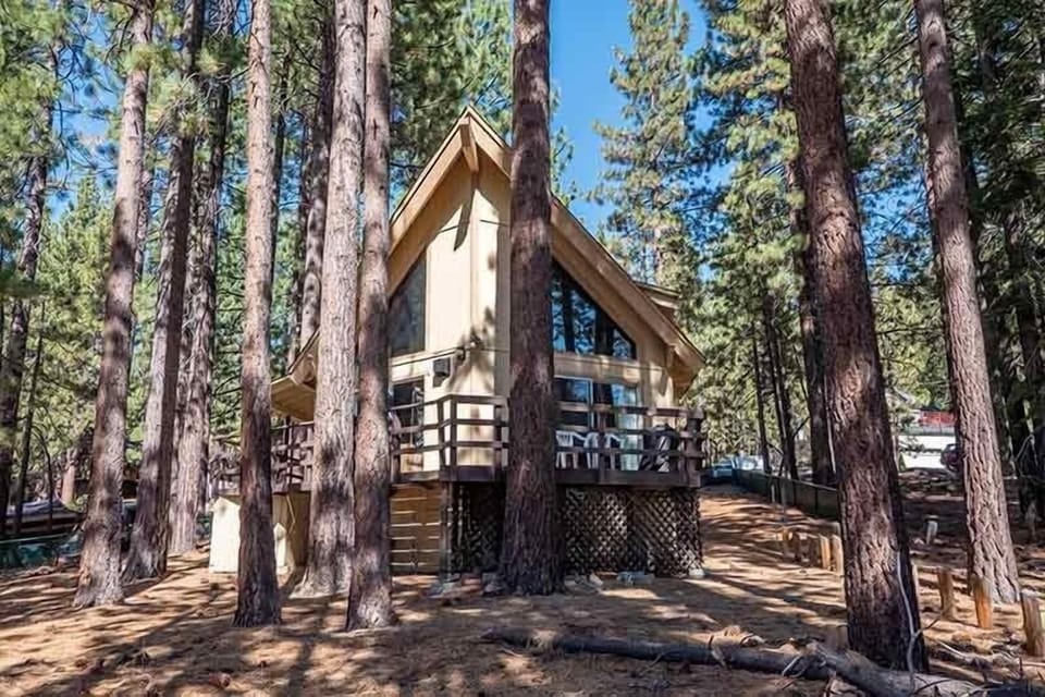 House, 3 Bedrooms | Property grounds