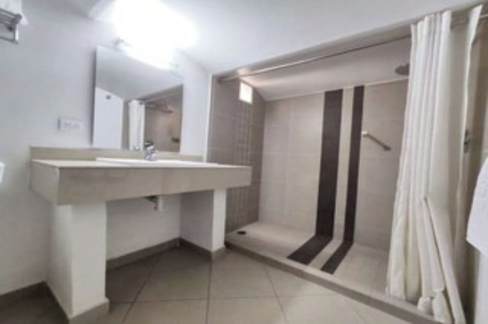 Shower, free toiletries, hair dryer (on request), towels