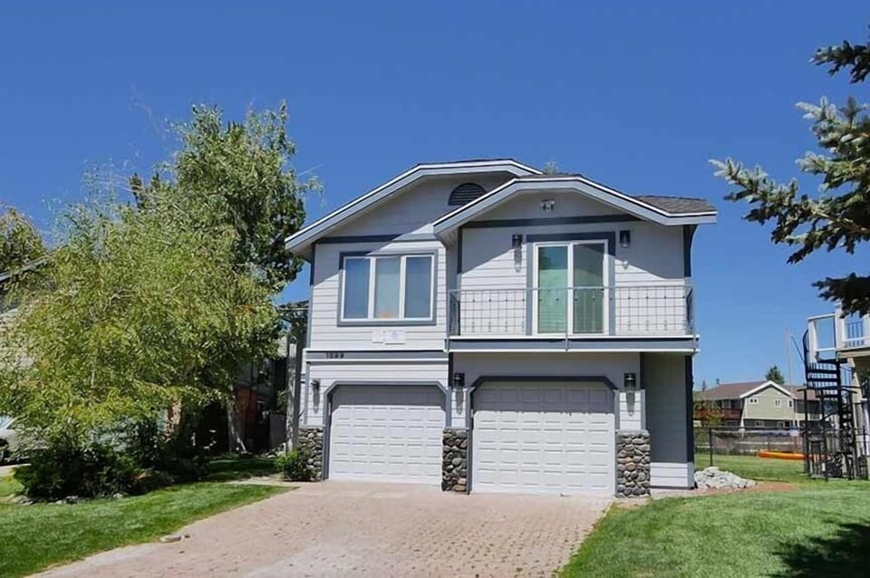 House, 4 Bedrooms | Outdoor spa tub