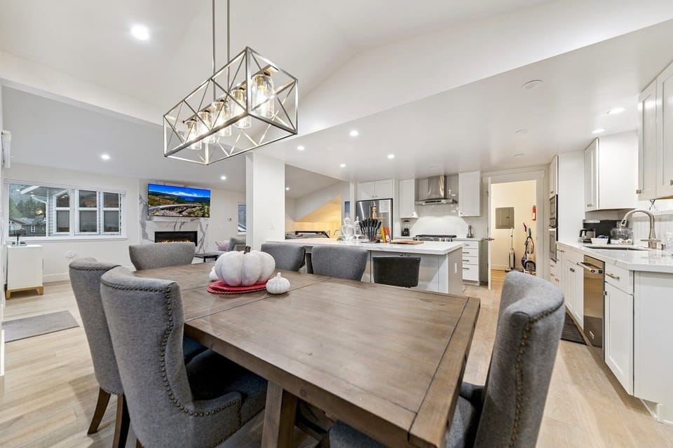 House, 3 Bedrooms | Dining