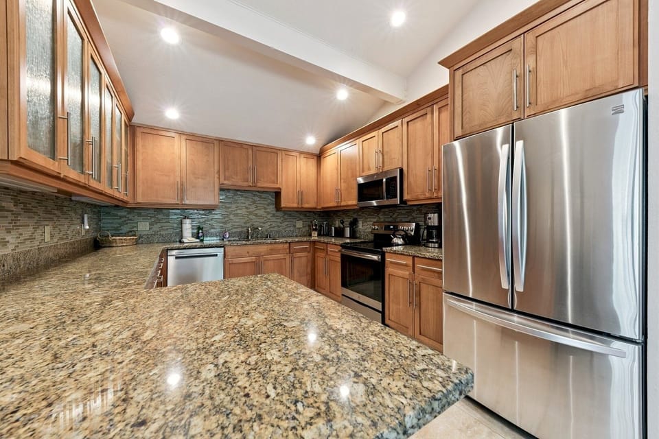 House, 4 Bedrooms | Private kitchen | Coffee/tea maker, full-size fridge, microwave, oven