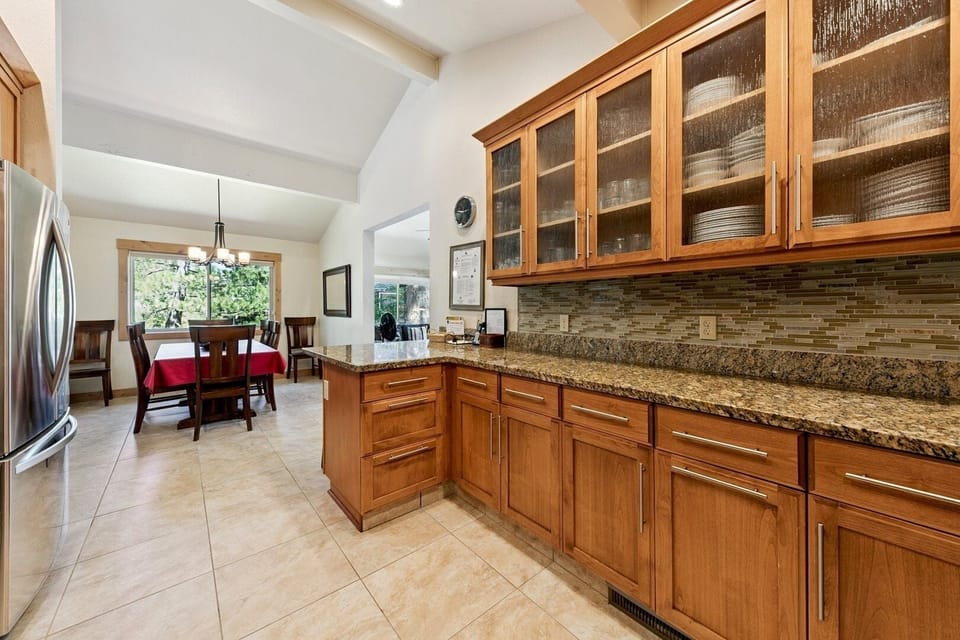 House, 4 Bedrooms | Private kitchen | Coffee/tea maker, full-size fridge, microwave, oven