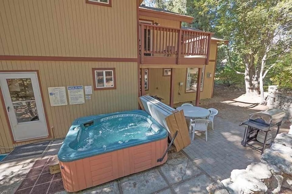 Cabin, 3 Bedrooms | BBQ/picnic area