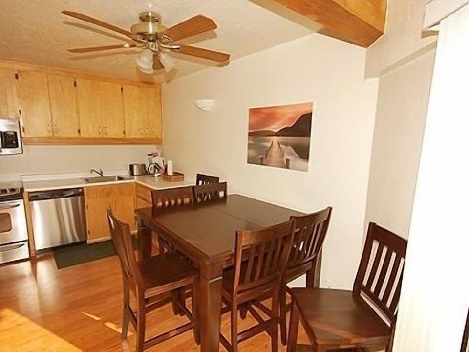 Condo, 3 Bedrooms | Interior