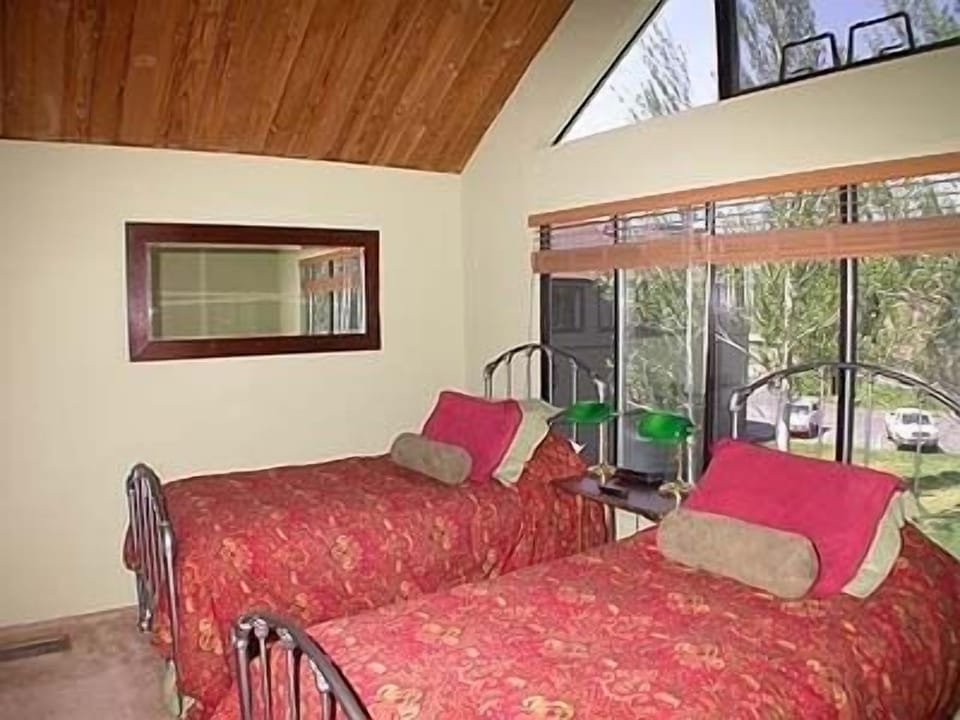 Condo, 3 Bedrooms | 3 bedrooms, bed sheets