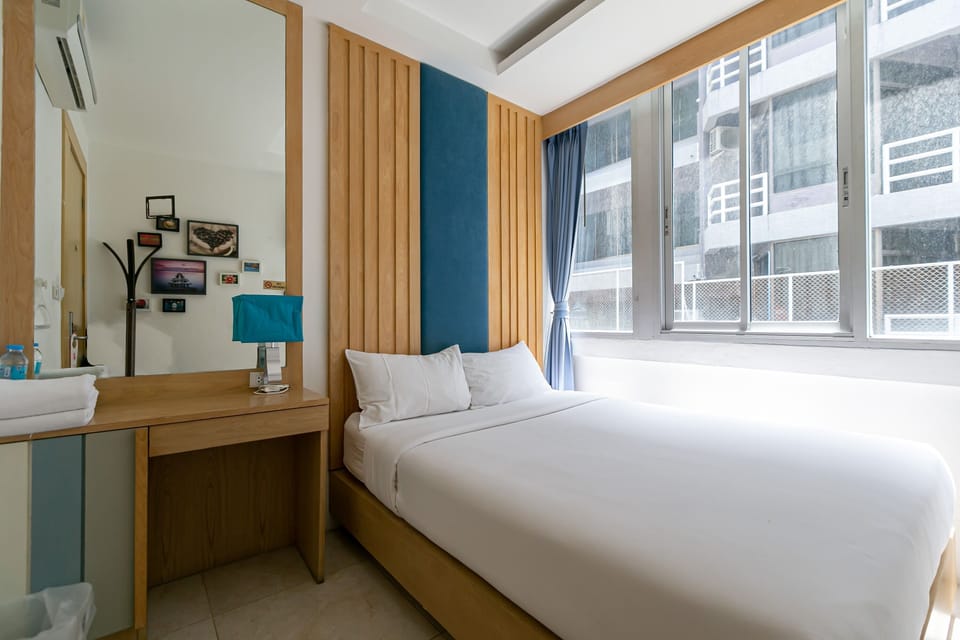 Private Doublebeds | In-room safe, free WiFi, bed sheets