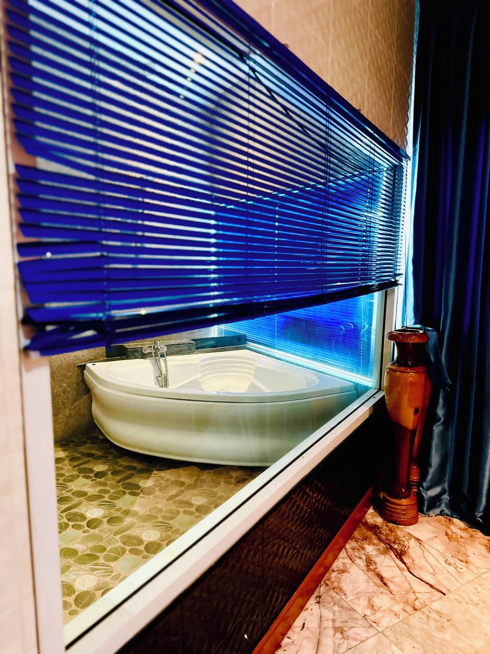 VIP Room | Bathroom | Free toiletries, bidet, towels, soap