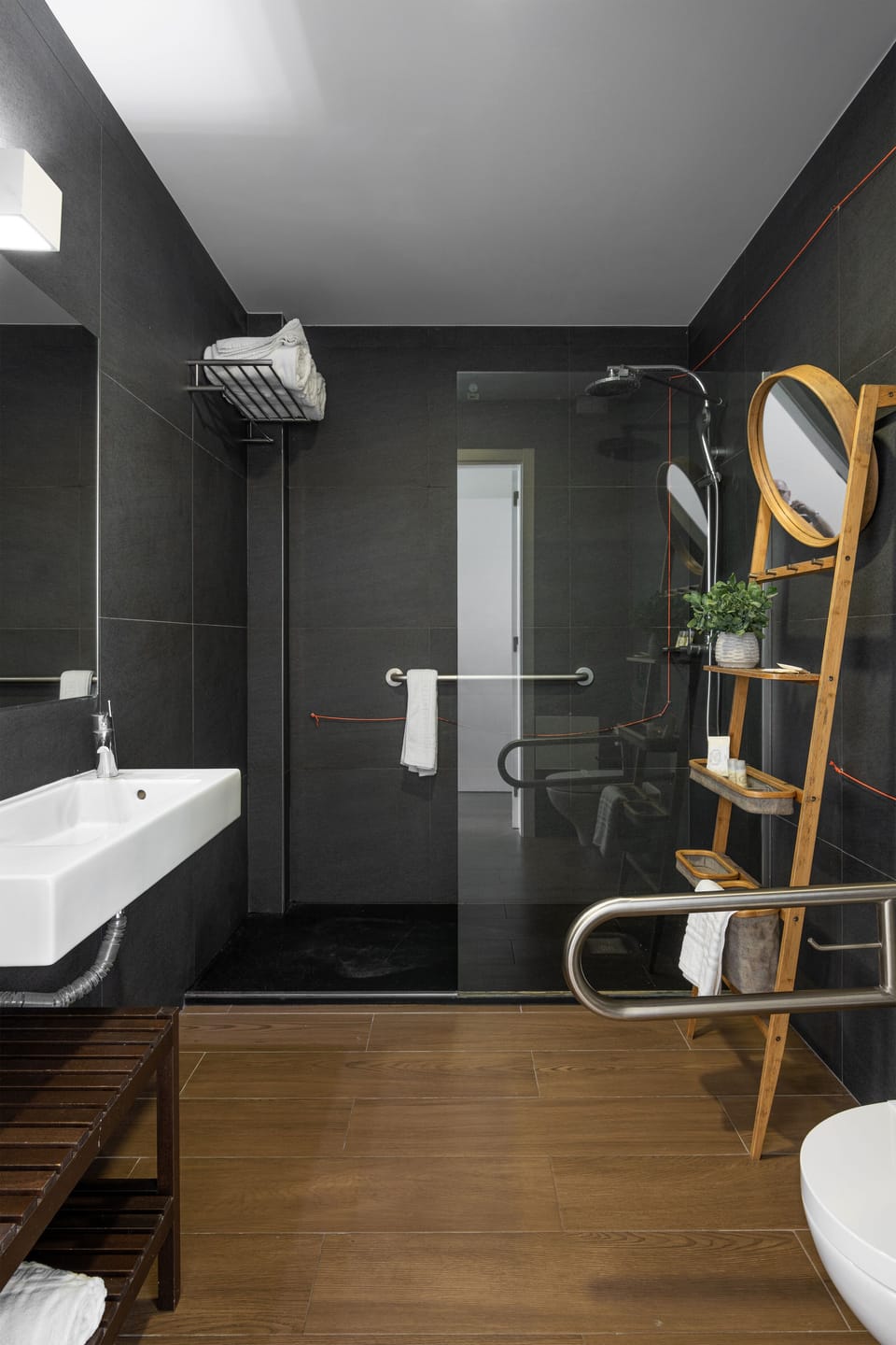 Standard Double or Twin Room, Accessible | Bathroom | Shower, rainfall showerhead, free toiletries, hair dryer