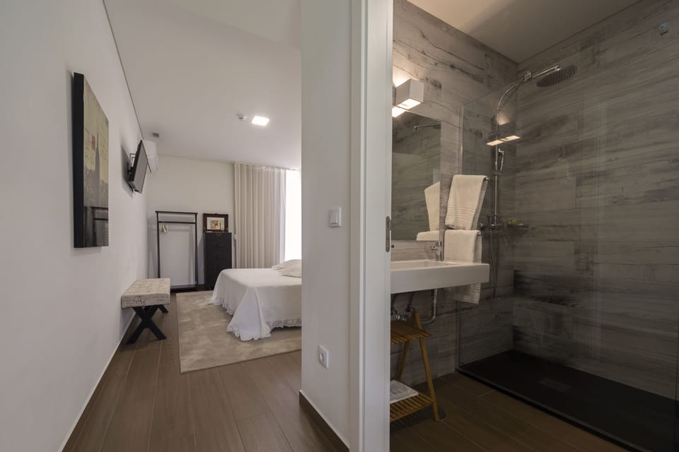 Standard Double Room, Terrace | Bathroom | Shower, rainfall showerhead, free toiletries, hair dryer